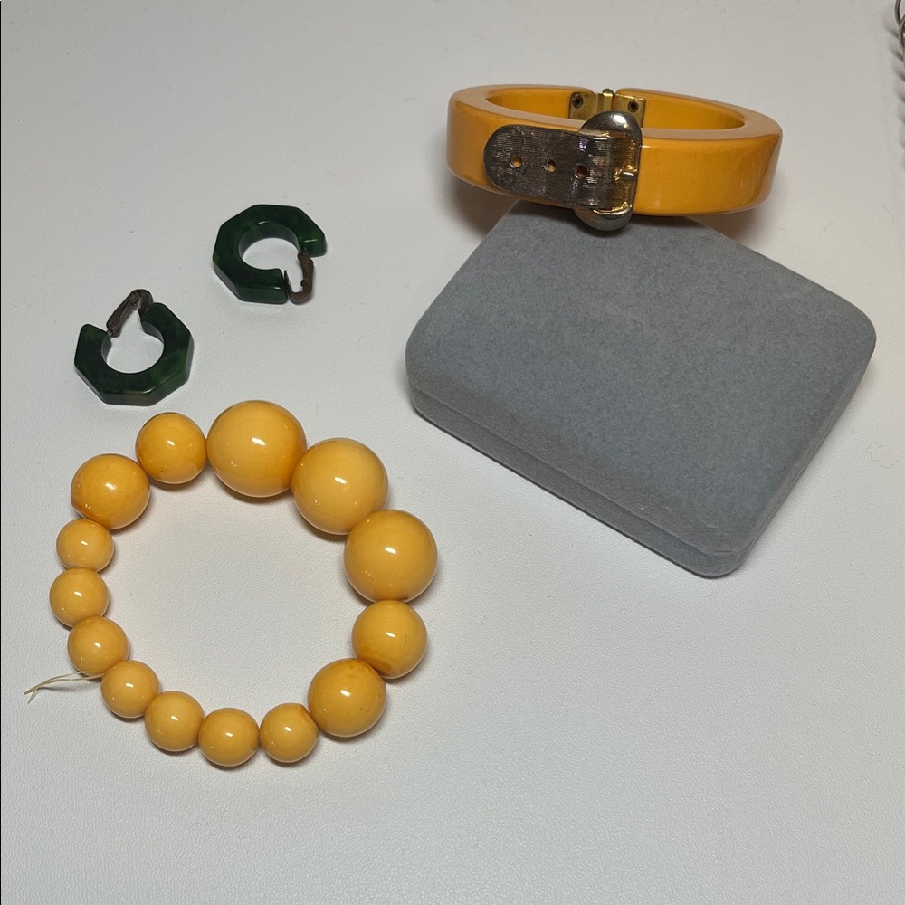 Vintage Bakelite Lot (3 items)
